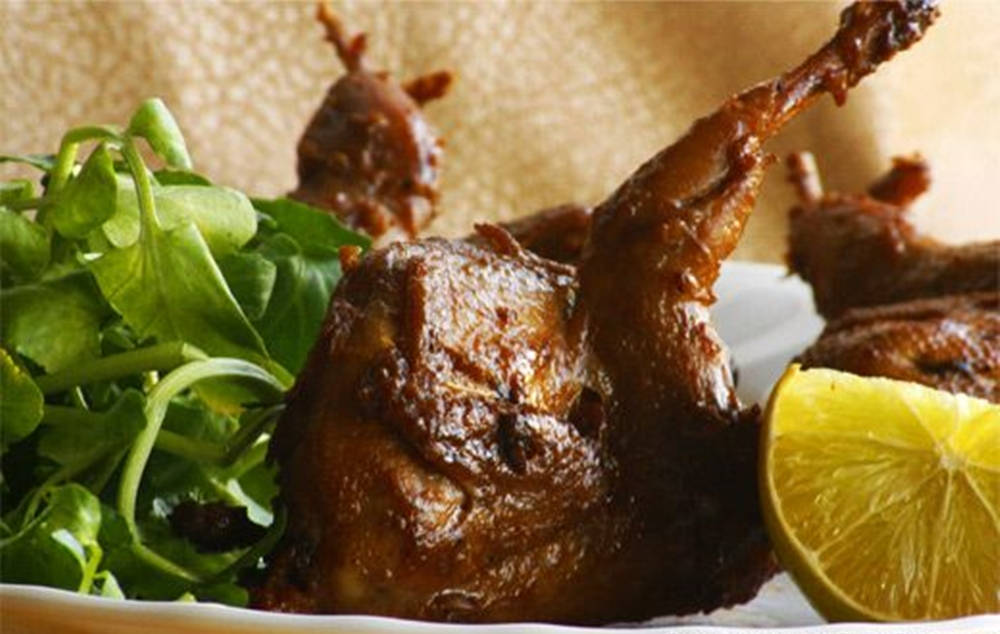 Roasted Quail With Leaves And Lemon Wallpaper