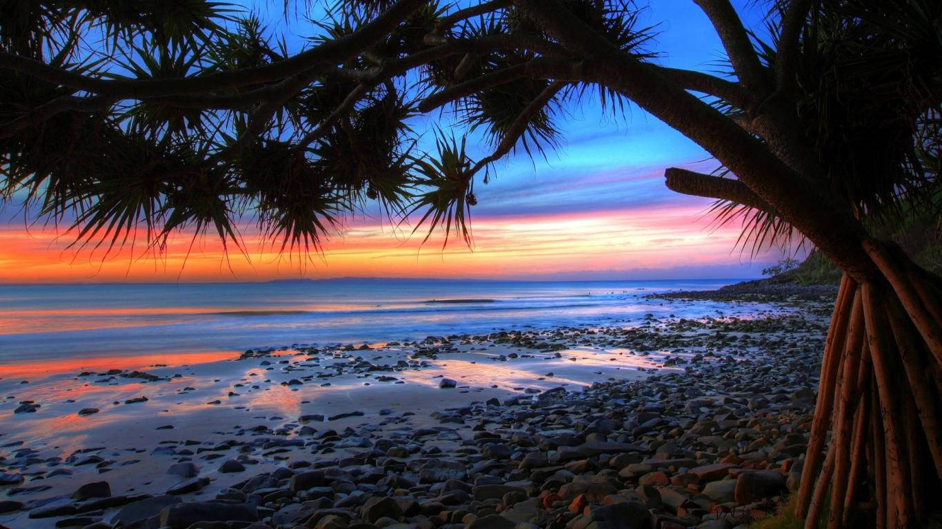 Rocky Beach Sunset Laptop Wallpaper