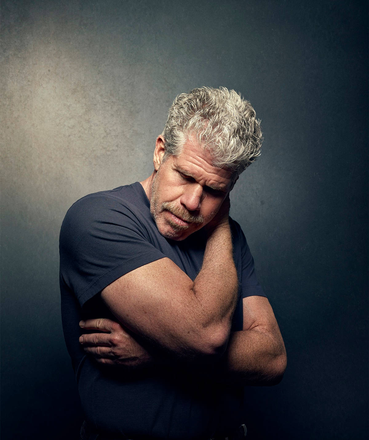 Ron Perlman Indoor Photograph Wallpaper