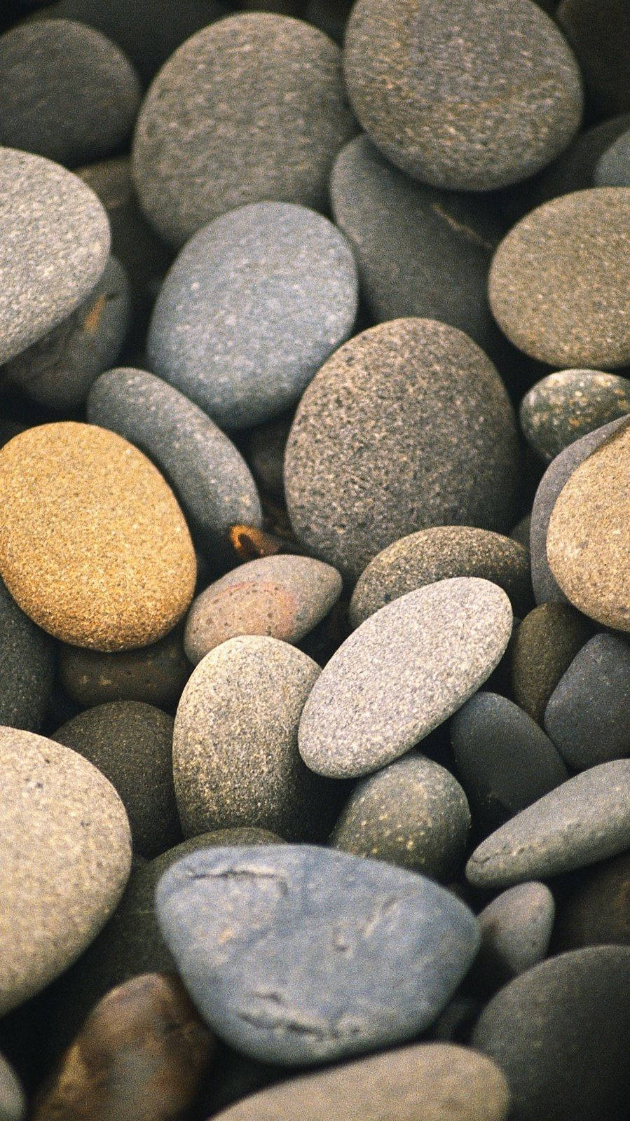 Round Shaped River Stone Wallpaper