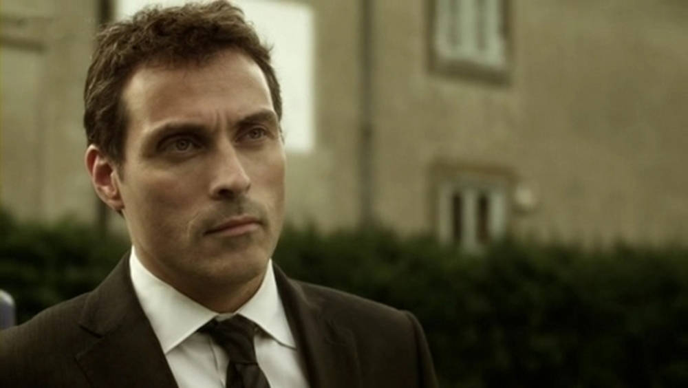 Rufus Sewell Zan Main Character Wallpaper