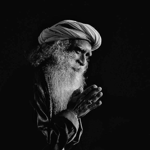 Sadhguru Bowing Black And White Wallpaper