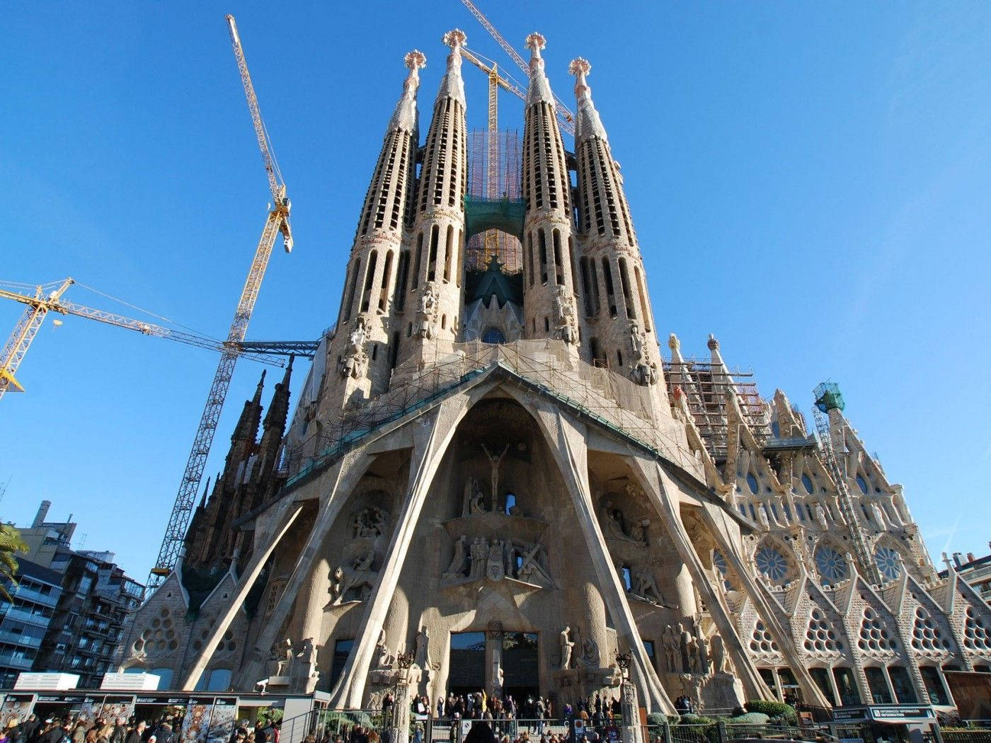 Sagrada Familia Large Entrance Wallpaper