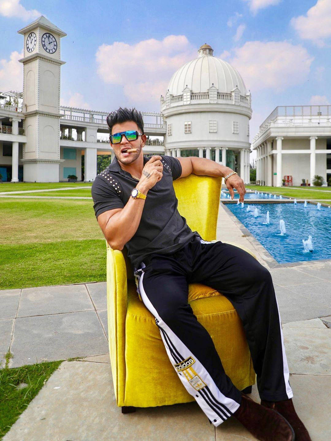 Sahil Khan Amanora City Club House Wallpaper