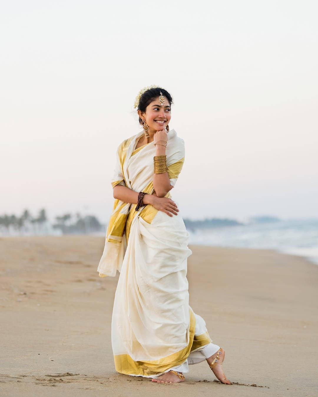 Sai Pallavi Modeling Near Seashore Wallpaper