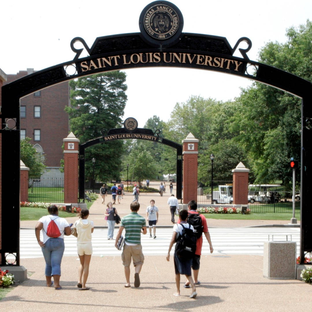 Saint Louis University Students Under Arches Wallpaper