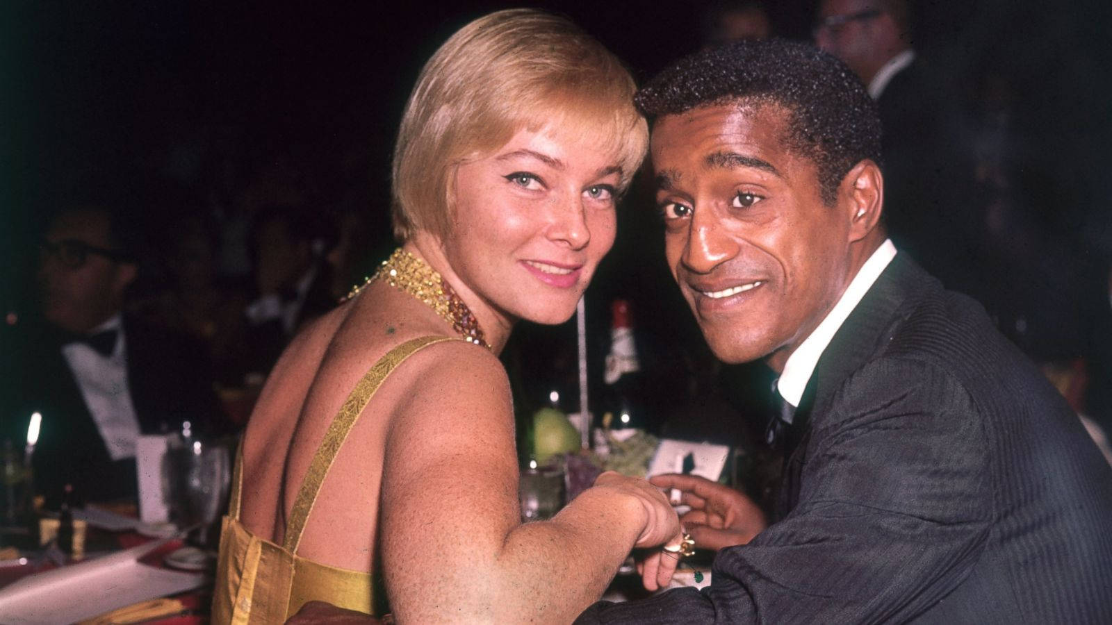 Sammy Davis Jr. With May Britt 1960 Portrait Wallpaper