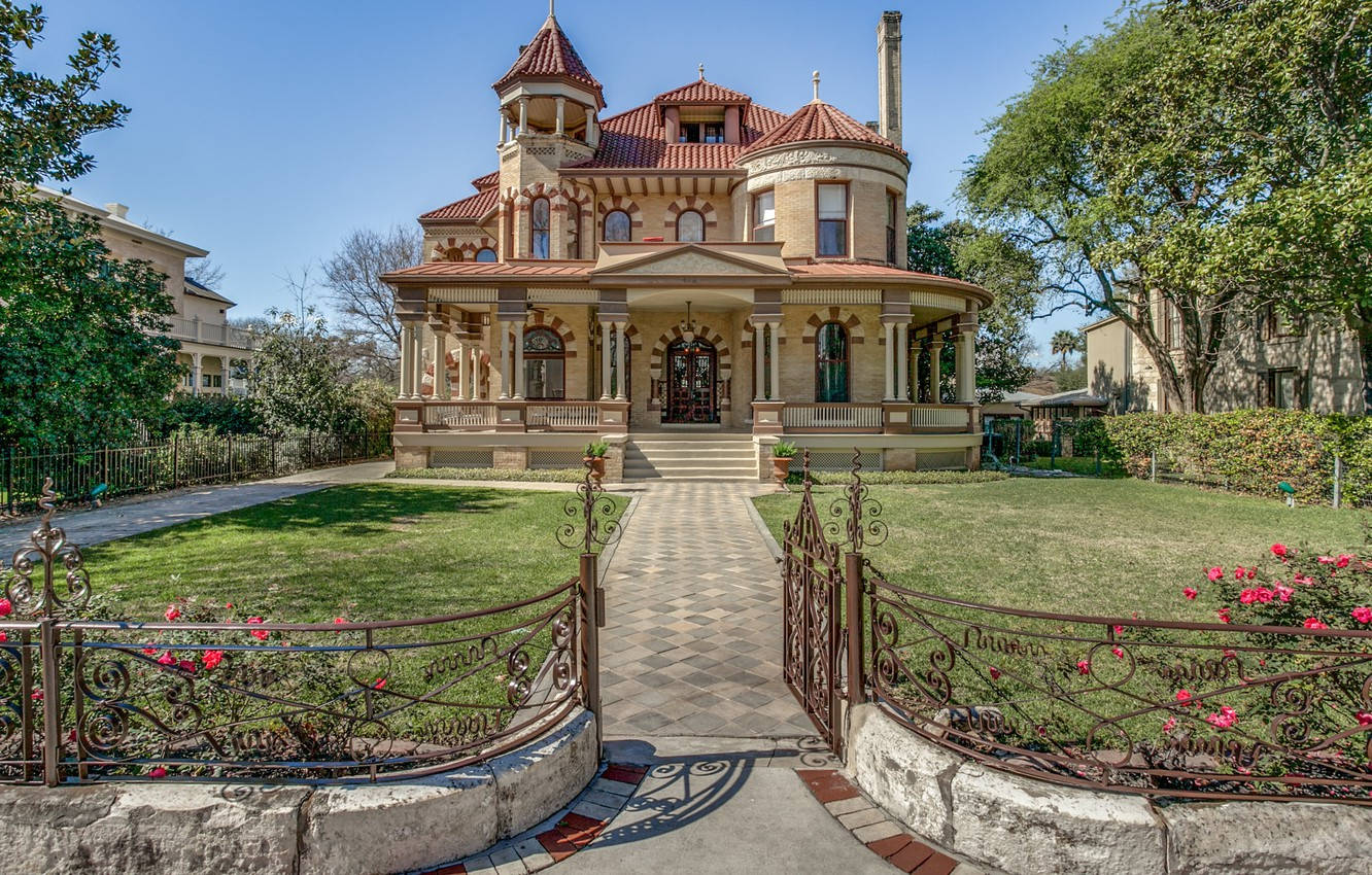 San Antonio Mansion Wallpaper