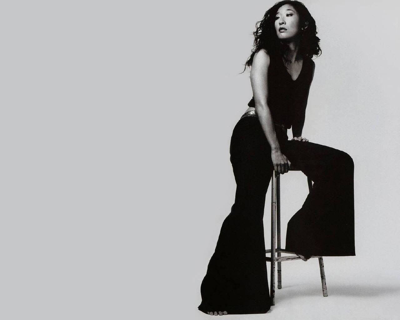 Sandra Oh Bryan Adams Photoshoot Wallpaper