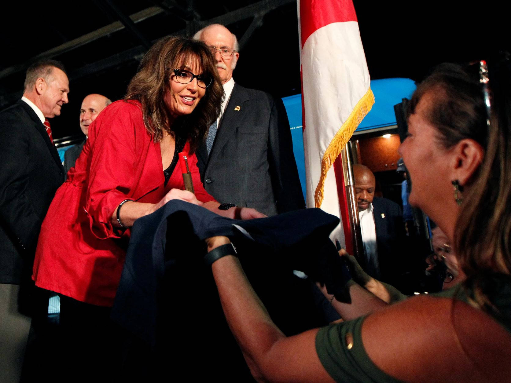 Sarah Palin Engaging With Supporters Wallpaper