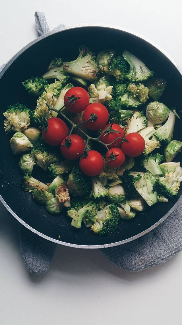 Savory Stir-fried Brussels Sprouts & Broccoli Wallpaper