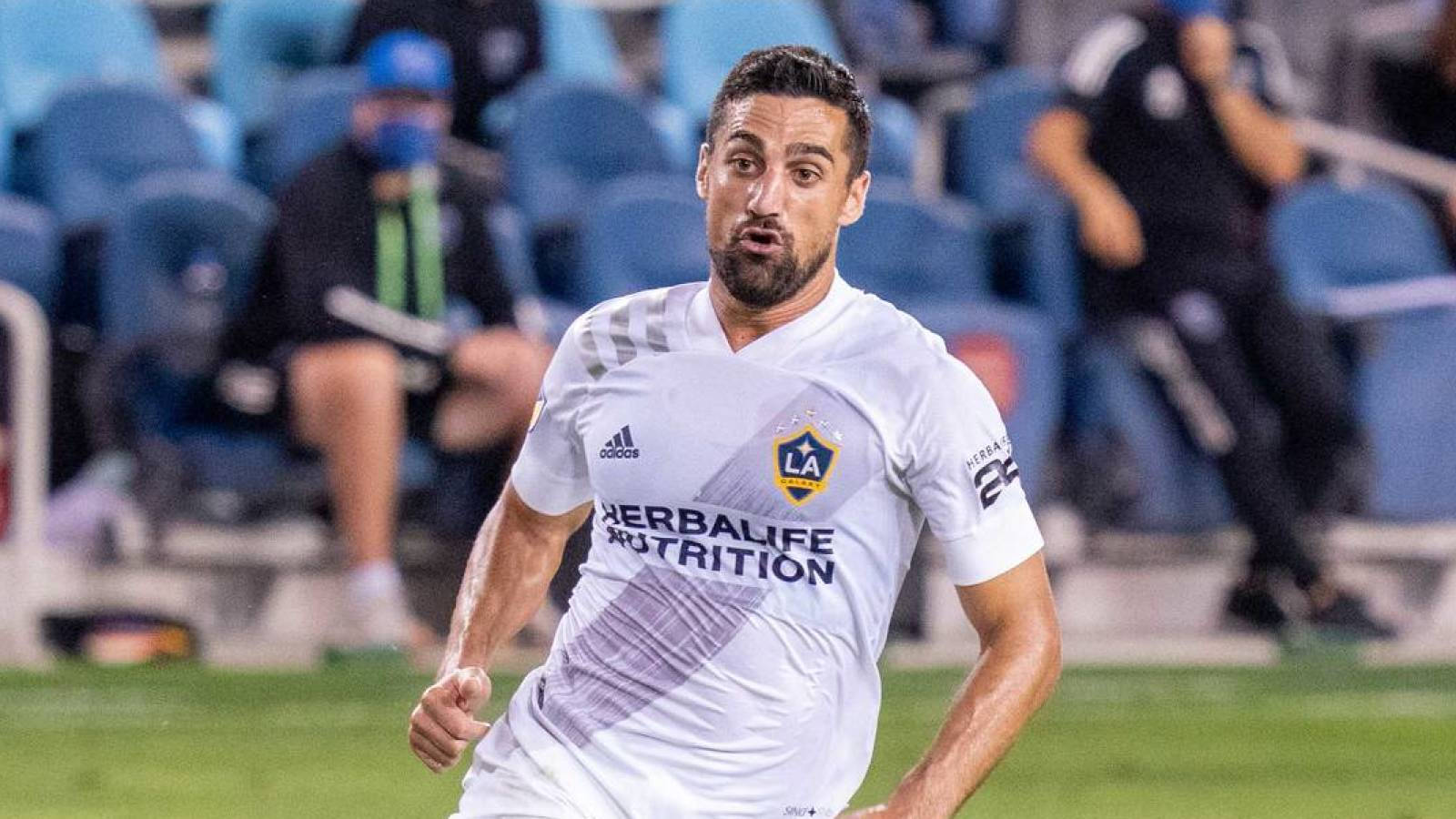 Sebastian Lletget La Football Club Wallpaper