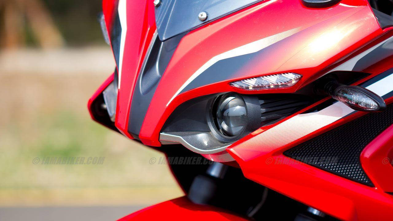 Shiny Pulsar Rs200 Close-up Wallpaper