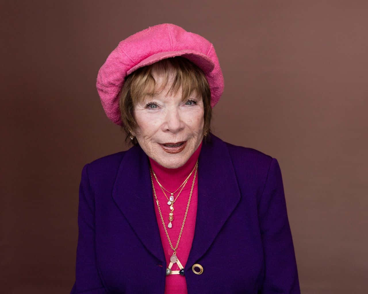 Shirley Maclaine Beautiful Photo Pink Hat Wallpaper