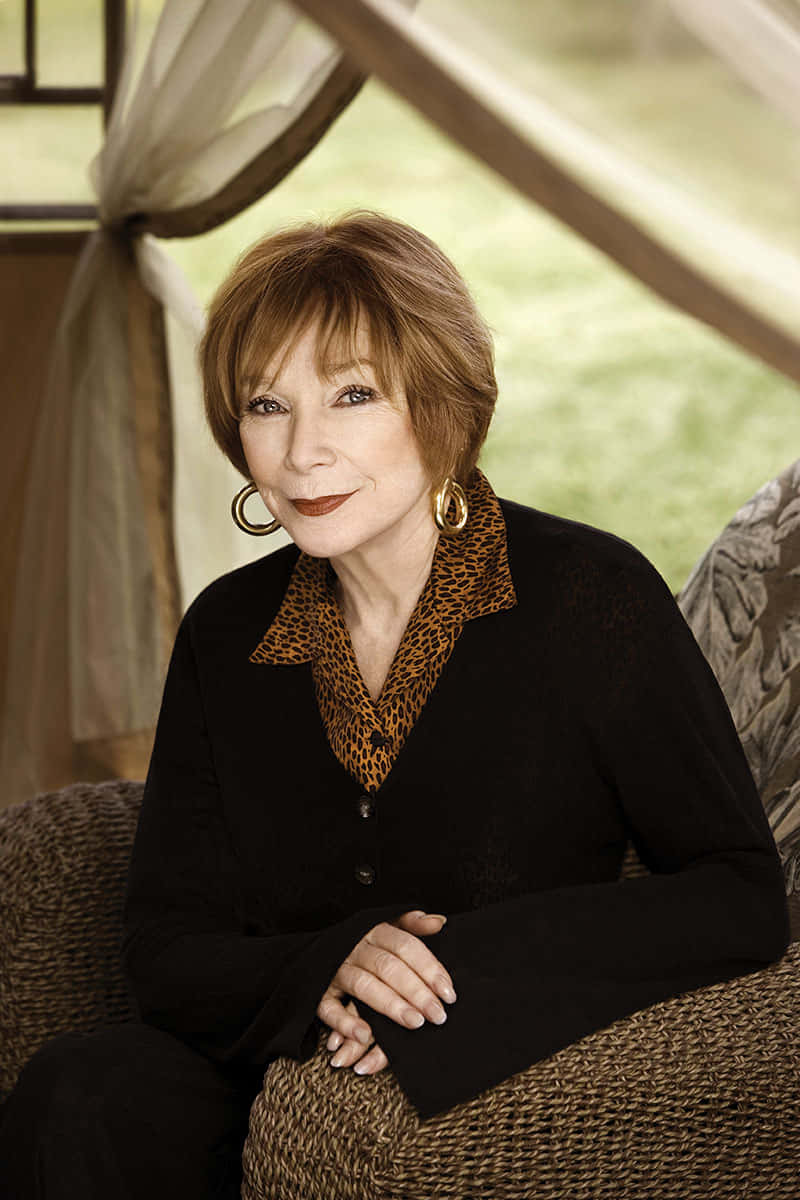 Shirley Maclaine Indoor Author Photo Wallpaper