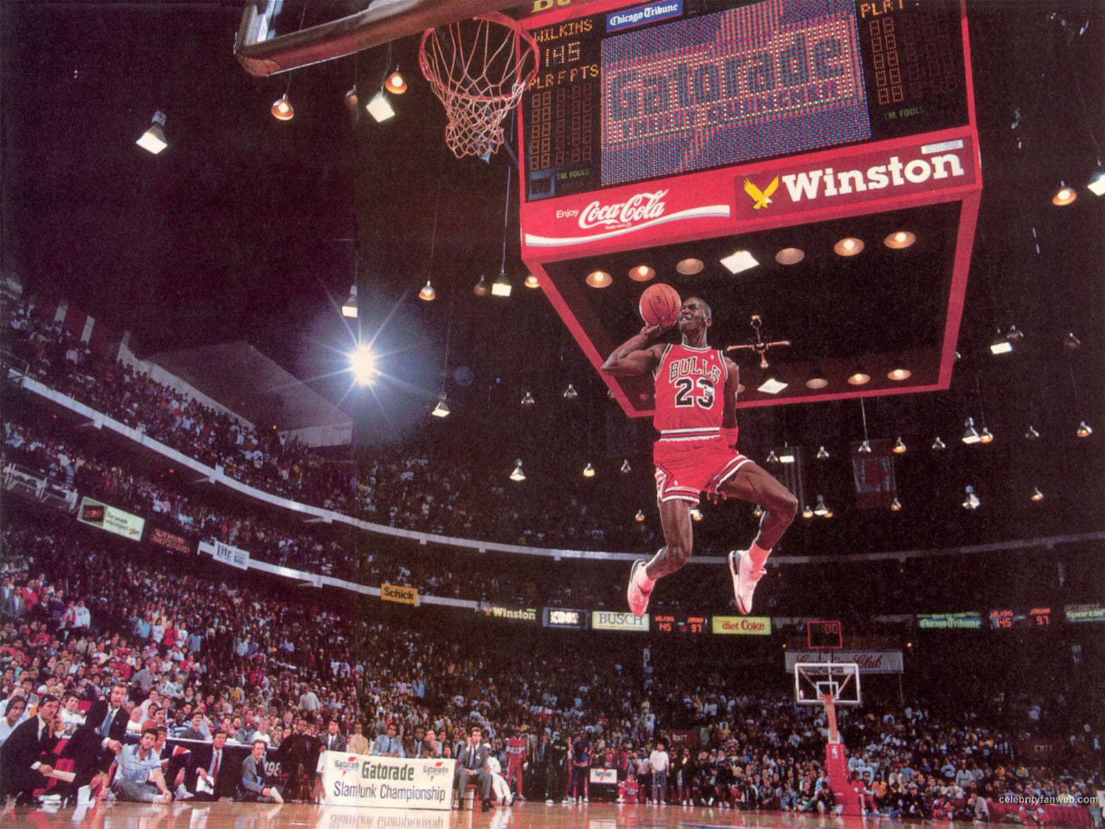Show Off Your Skills On The Basketball Court Like Michael Jordan Wallpaper