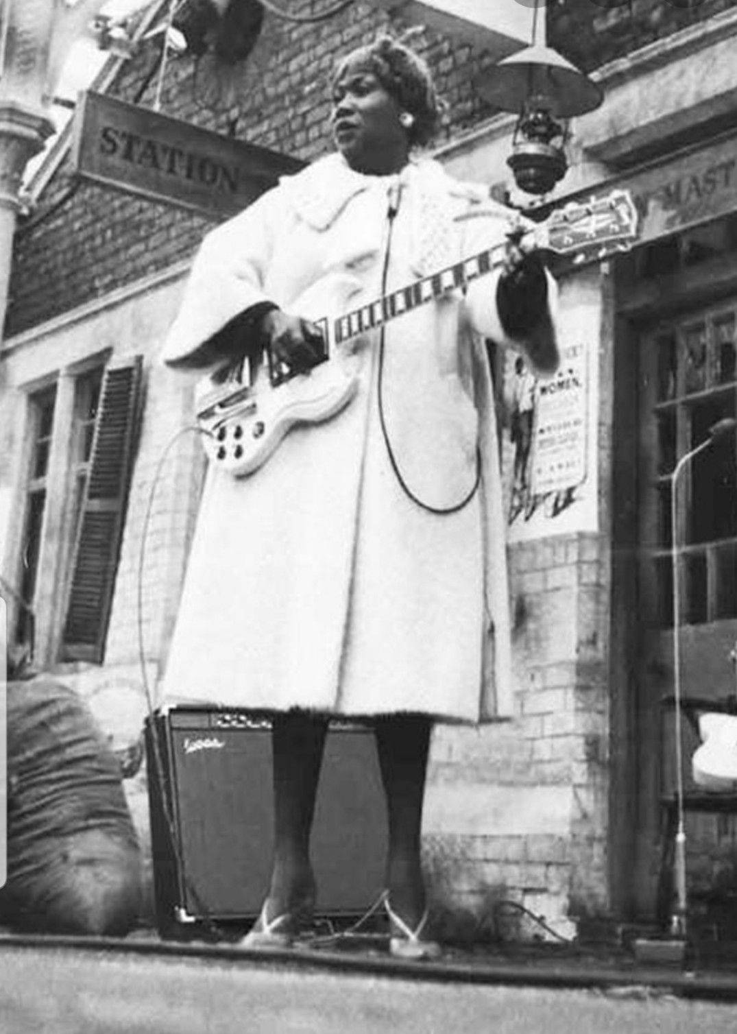 Sister Rosetta Tharpe Black And White Photo Wallpaper