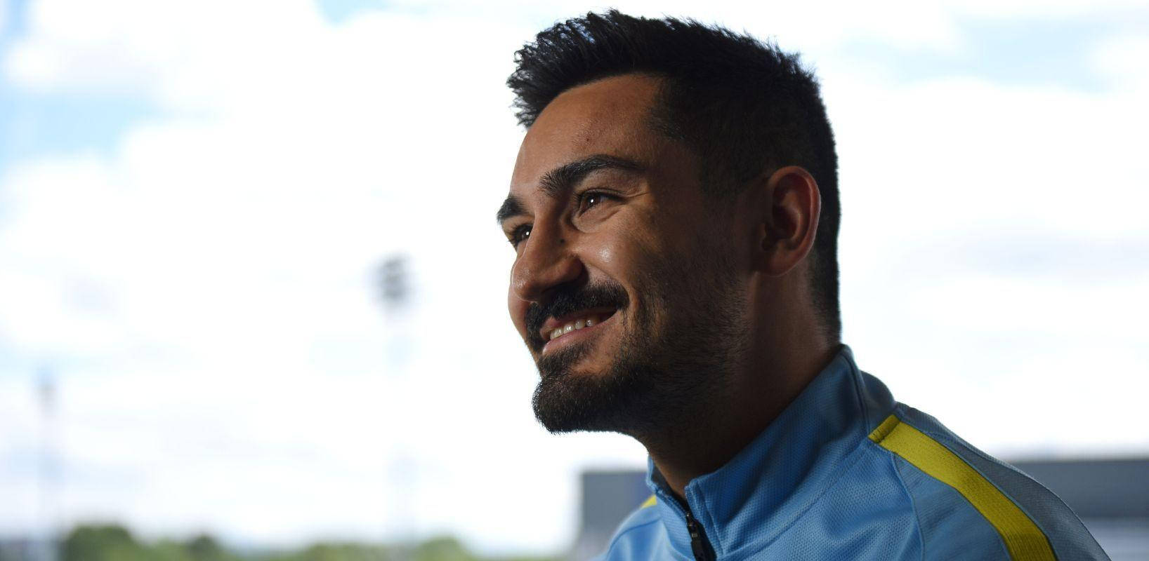 Smiling Football Player Ilkay Gundogan Wallpaper