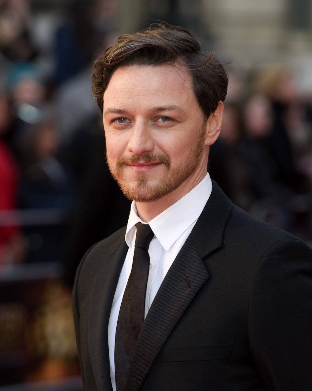 Smiling Scottish Actor James Mcavoy Wallpaper