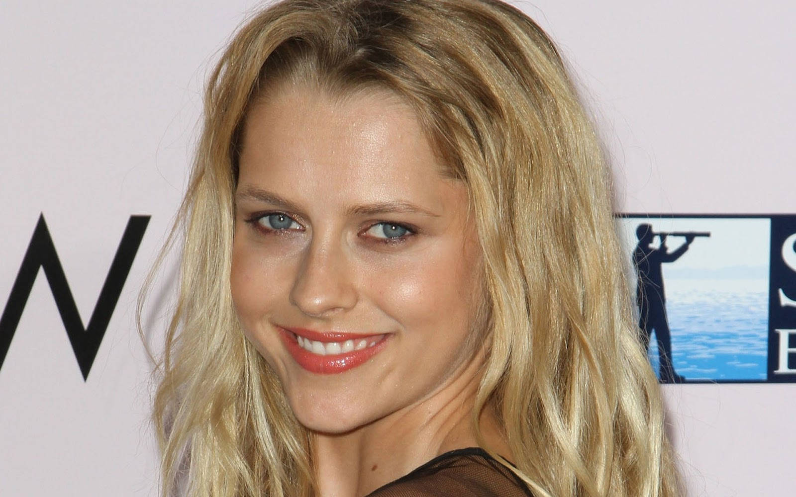 Smiling Teresa Palmer Headshot Wallpaper