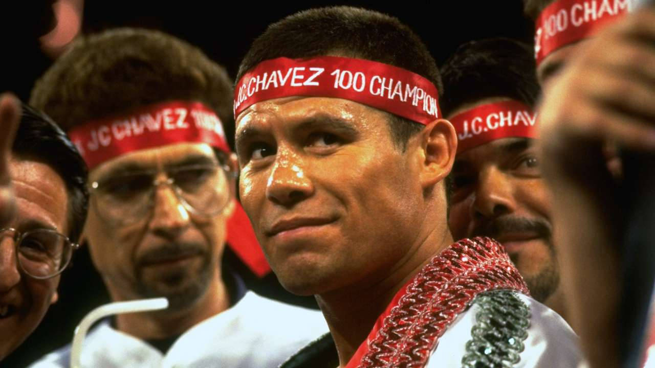 Smirking Julio Cesar Chavez Wallpaper