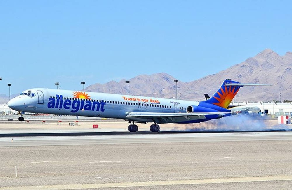 Smoke Allegiant Air Wallpaper