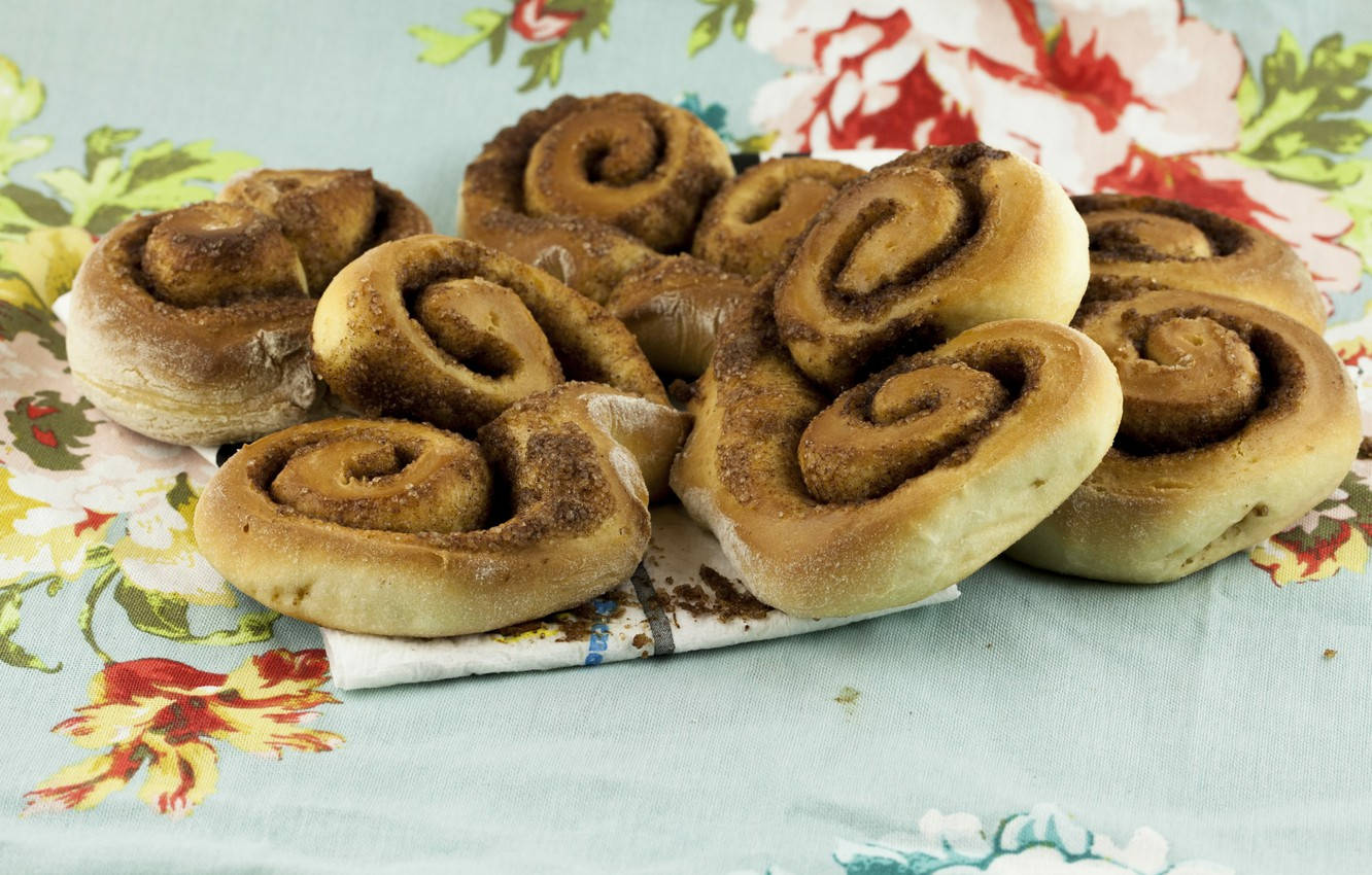 Spoiled Cinnamon Rolls Wallpaper