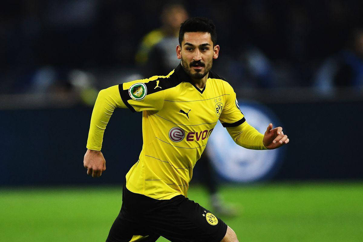 Still Of Ilkay Gundogan Running Wallpaper