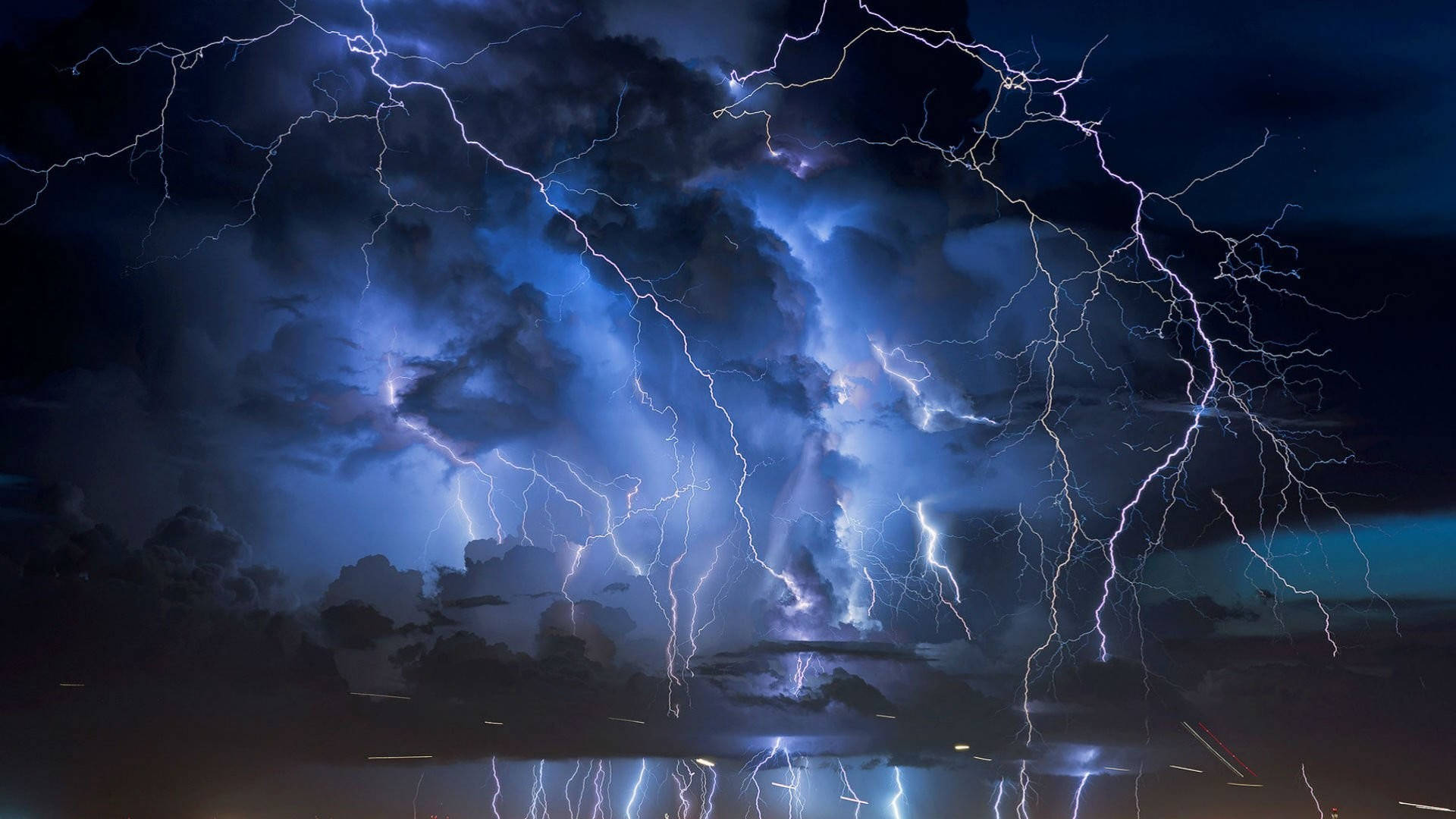 Strong Thunderstorm Best Desktop Wallpaper