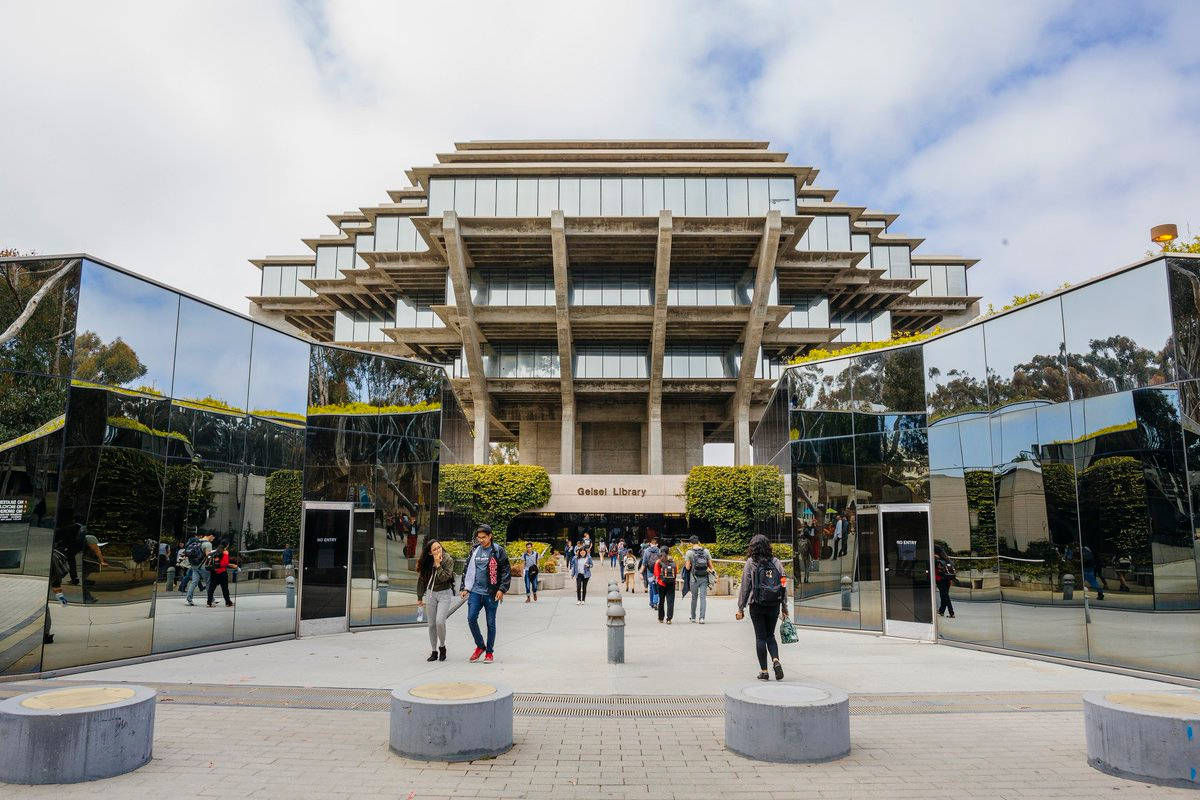 Stunning View Of Cloudy Geisel Grounds At Ucsd Wallpaper