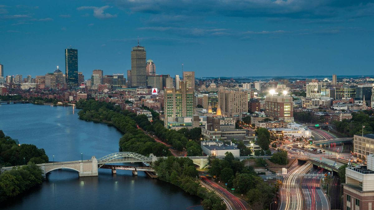 Stunning View Of The Boston University Bridge Wallpaper