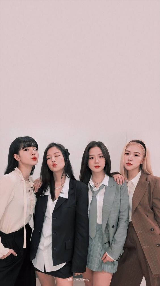 Suit Up Blackpink Aesthetic Wallpaper