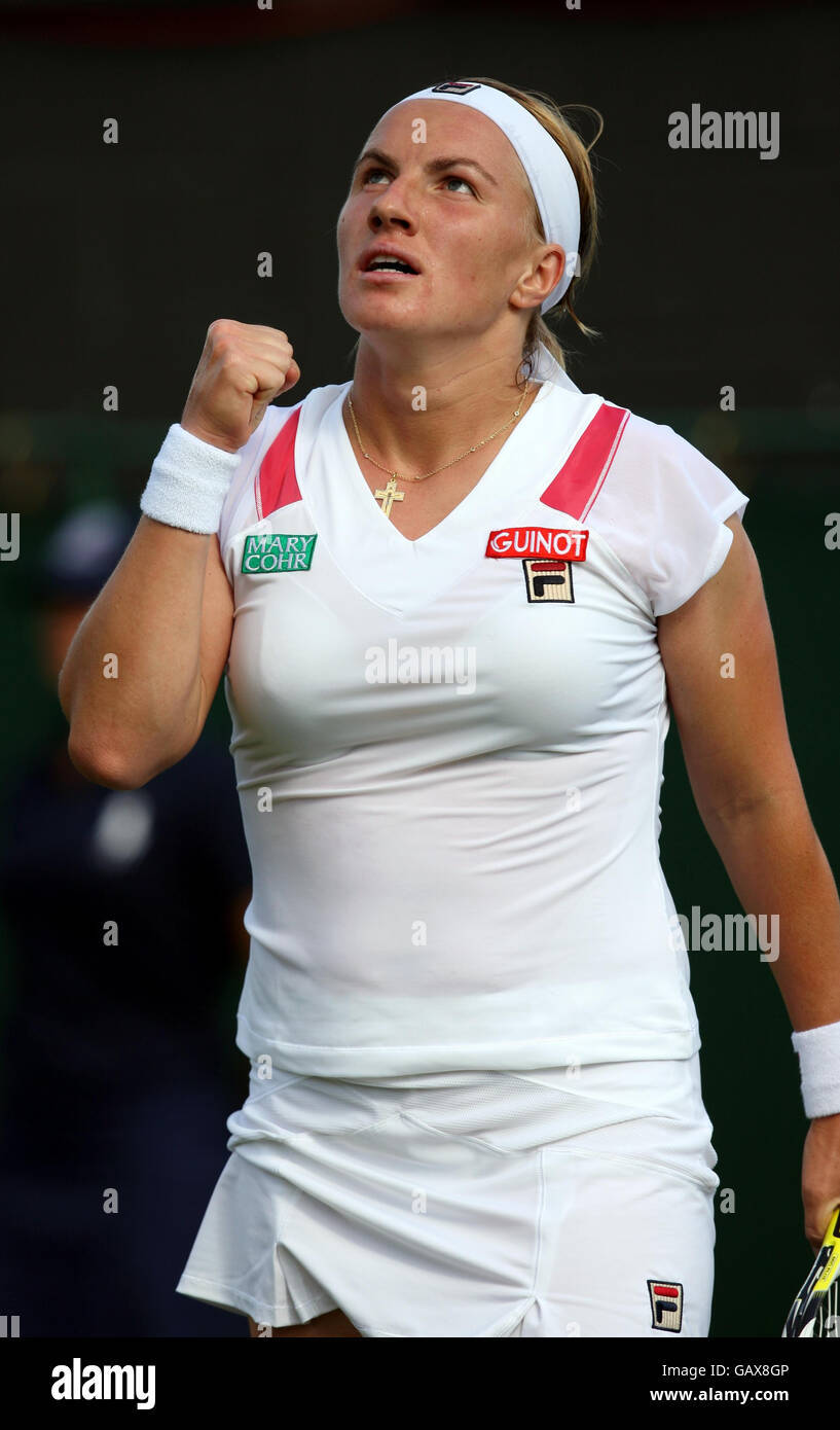 Svetlana Kuznetsova Expressing Victory With A Fist Pump Wallpaper