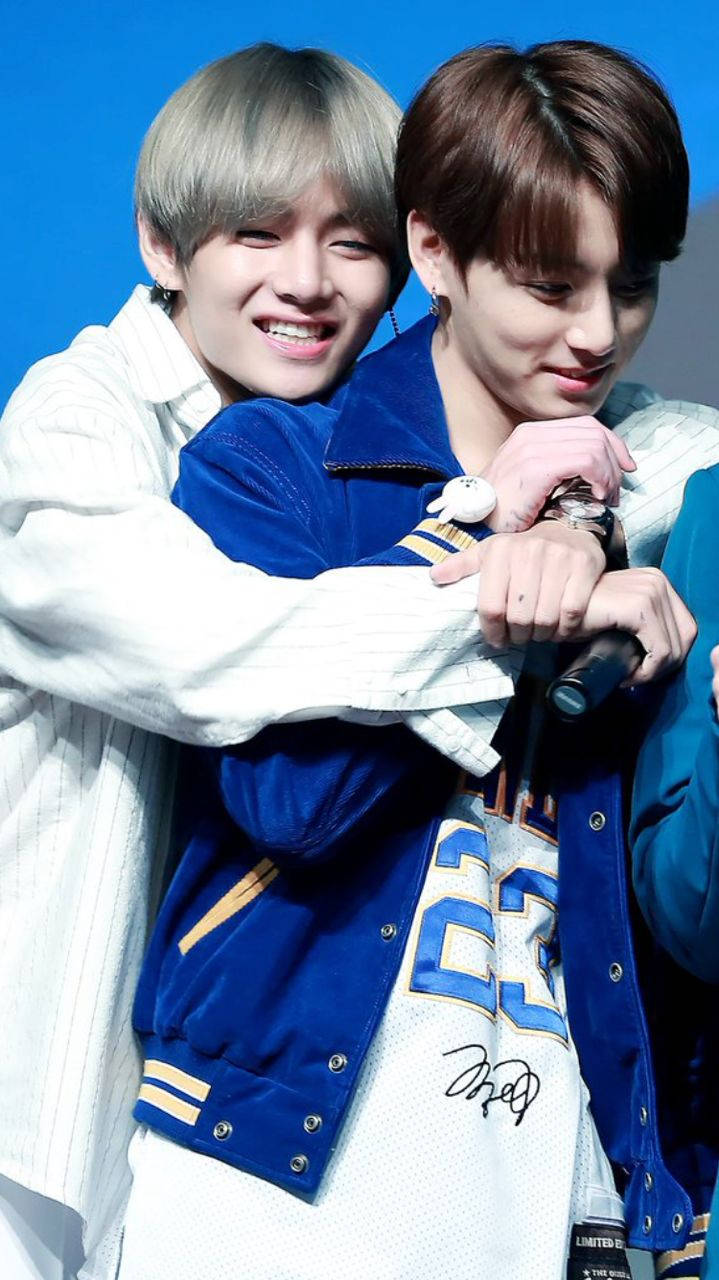 Taekook Bts Hugging Wallpaper