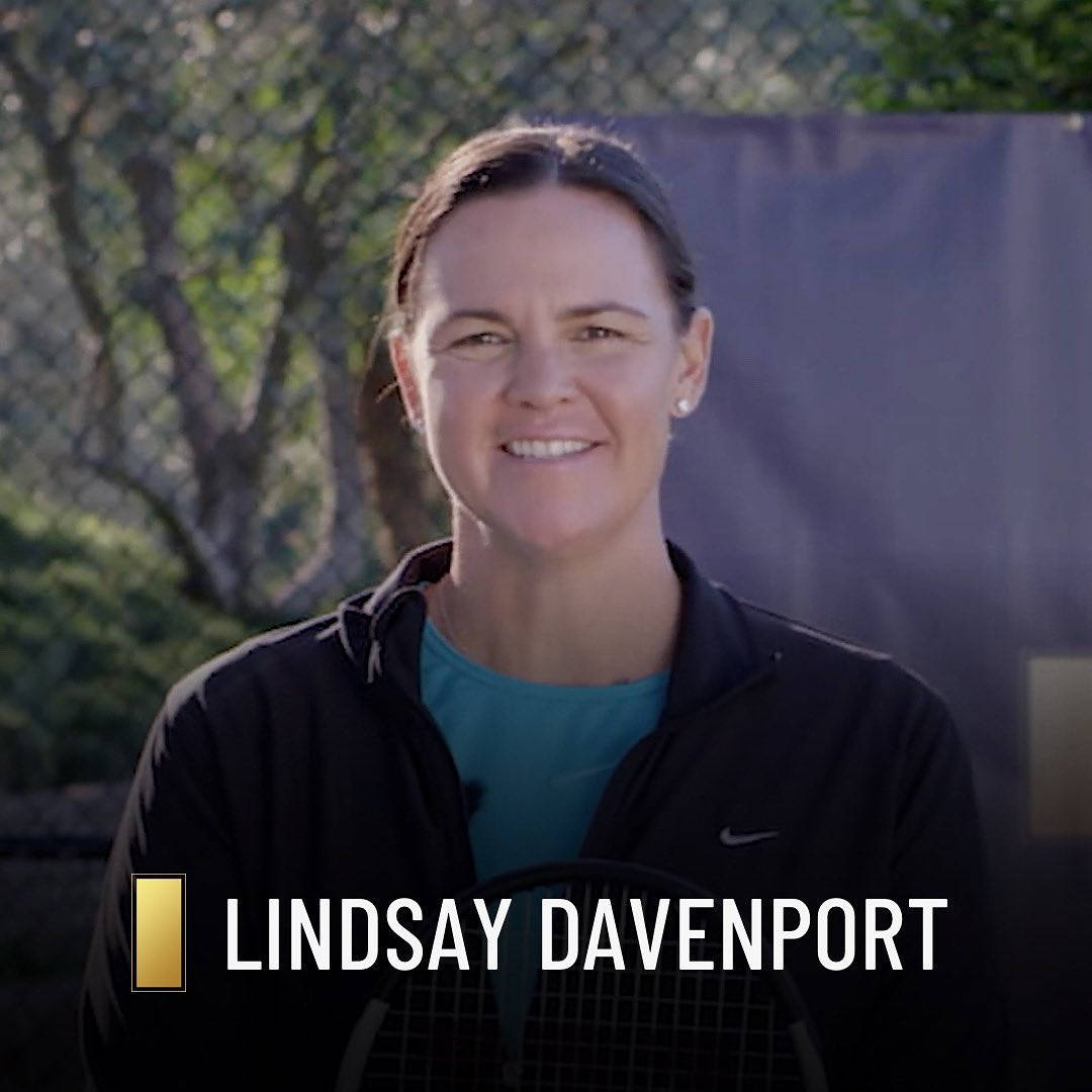 Tennis Pro Lindsay Davenport In Action Wallpaper