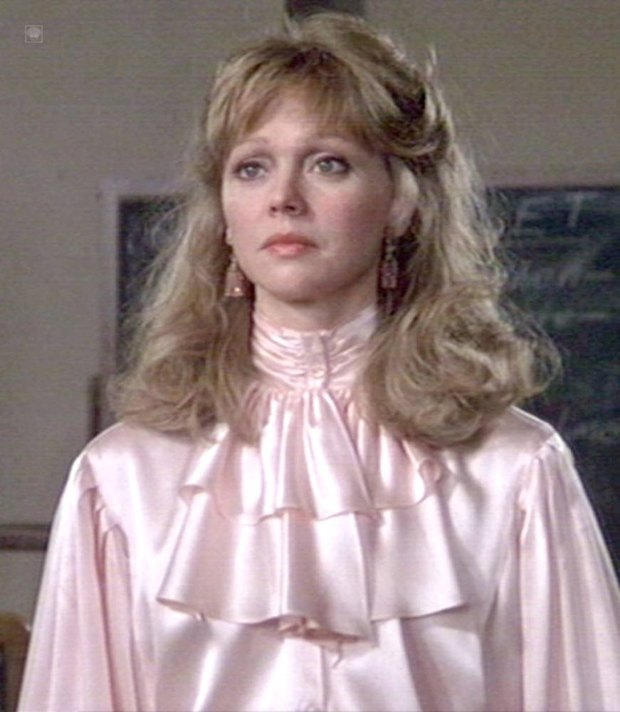 The Graceful Shelley Long In Character Wallpaper