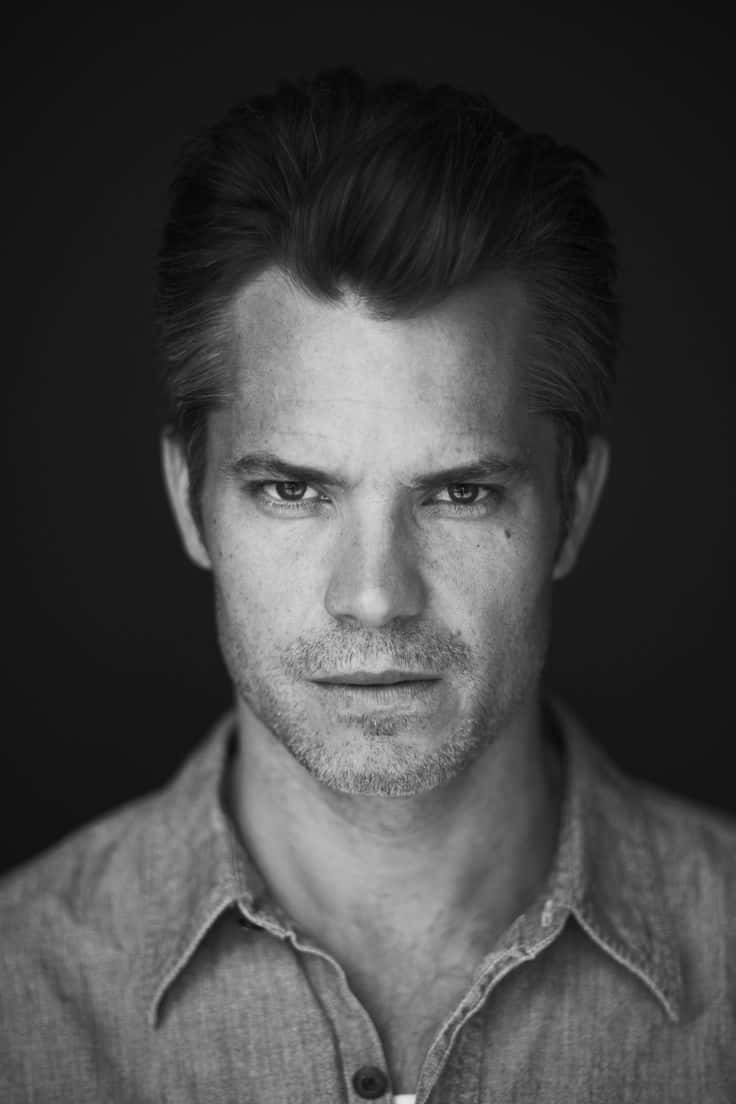 Timothy Olyphant Smoldering In Black Wallpaper