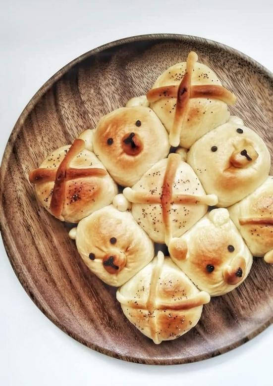 Toasted Bear Bun Pastries Wallpaper