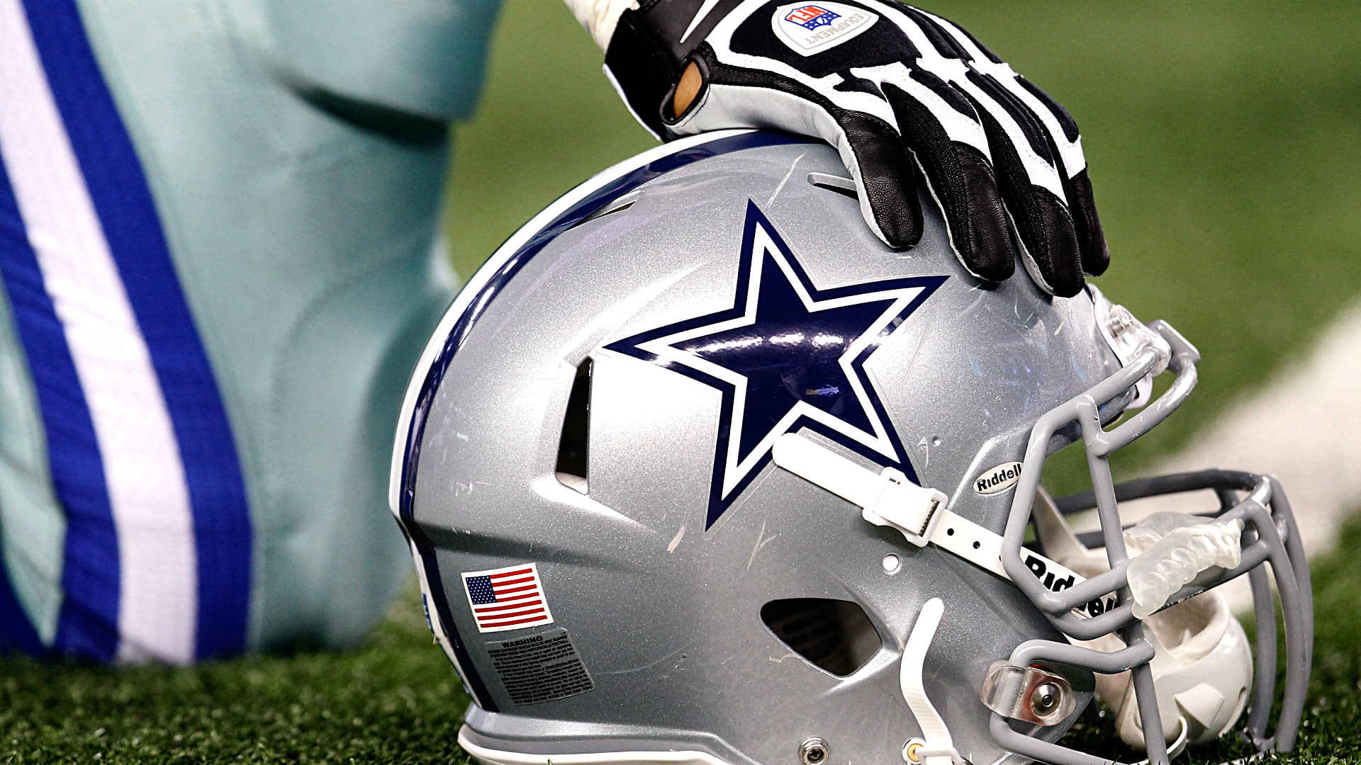 Touching A Helmet Of Awesome Dallas Cowboys Wallpaper