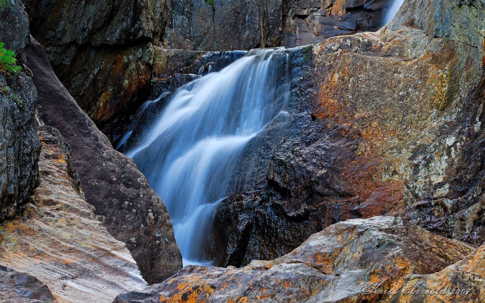 Tremendous Rock Waterfalls Wallpaper