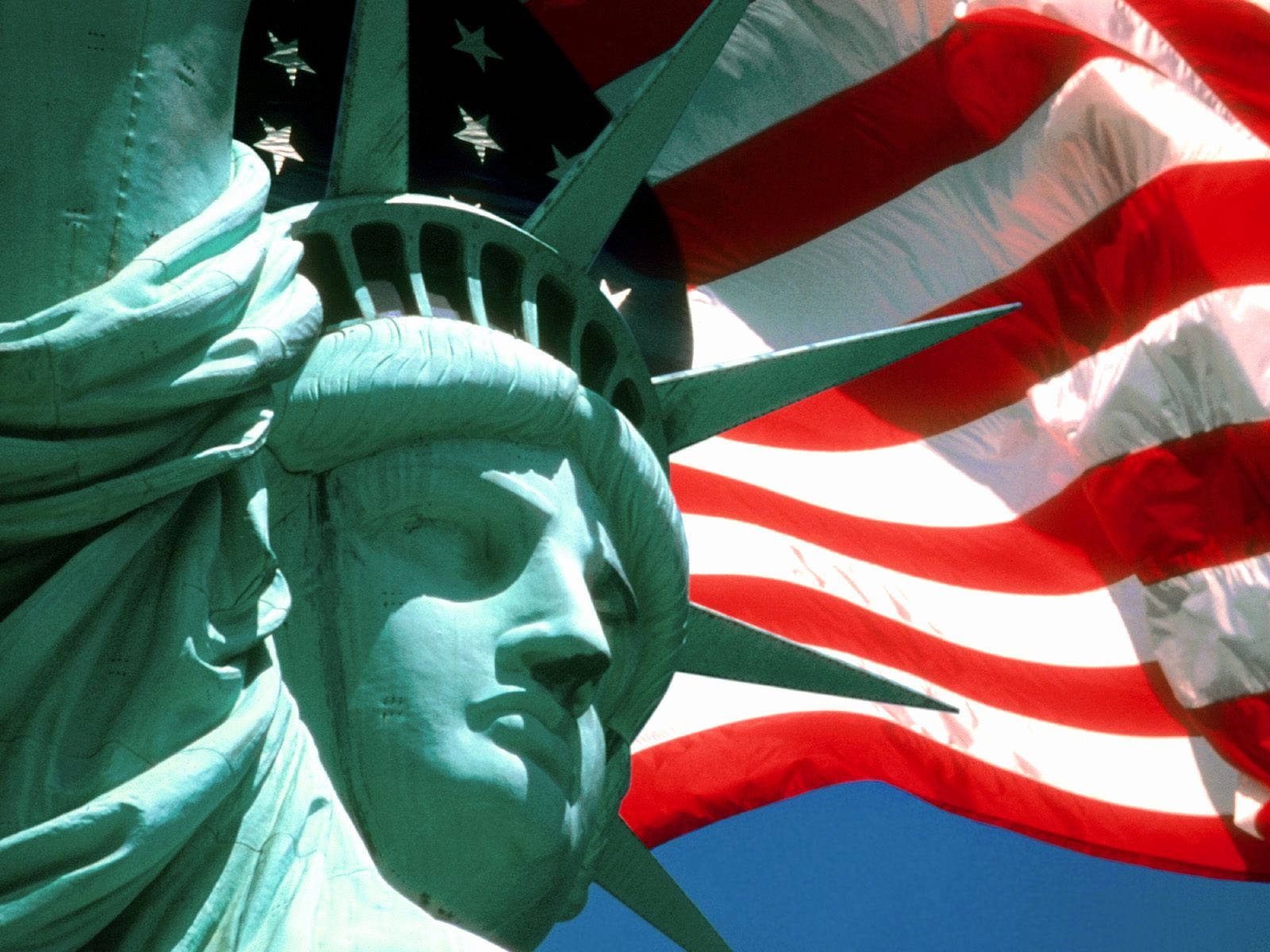 Trending Statue Of Liberty And American Flag Wallpaper