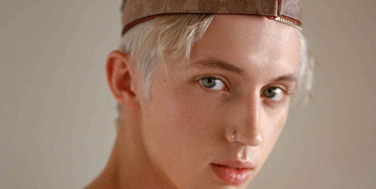 Troye Sivan Blue Eyes Wallpaper