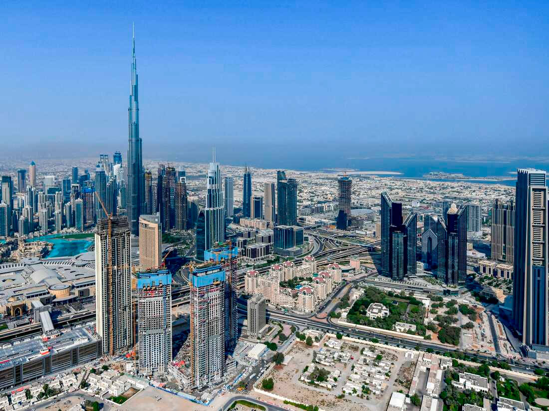 Uae Daylight And Burj Khalifa Wallpaper