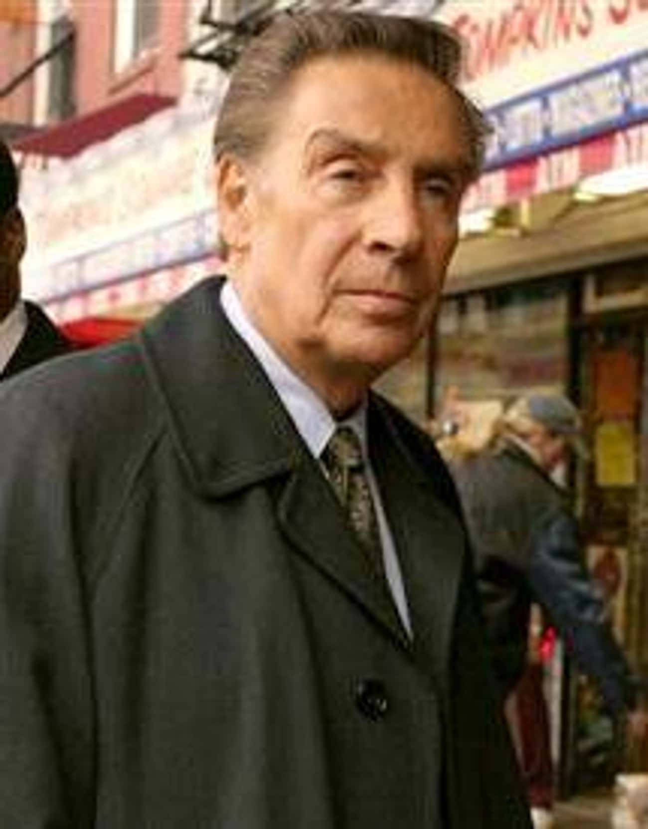 Unforgettable Jerry Orbach In Law And Order (2004) Wallpaper