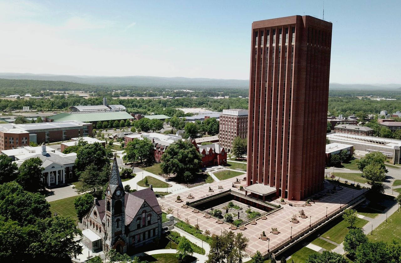 University Of Massachusetts Library And Chapel Wallpaper