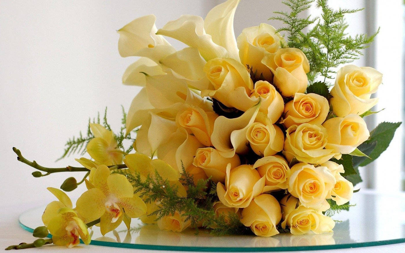 Vibrant Bouquet Of Blooming Yellow Roses Wallpaper