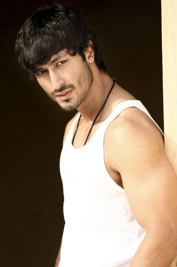 Vidyut Jamwal Biceps Wallpaper