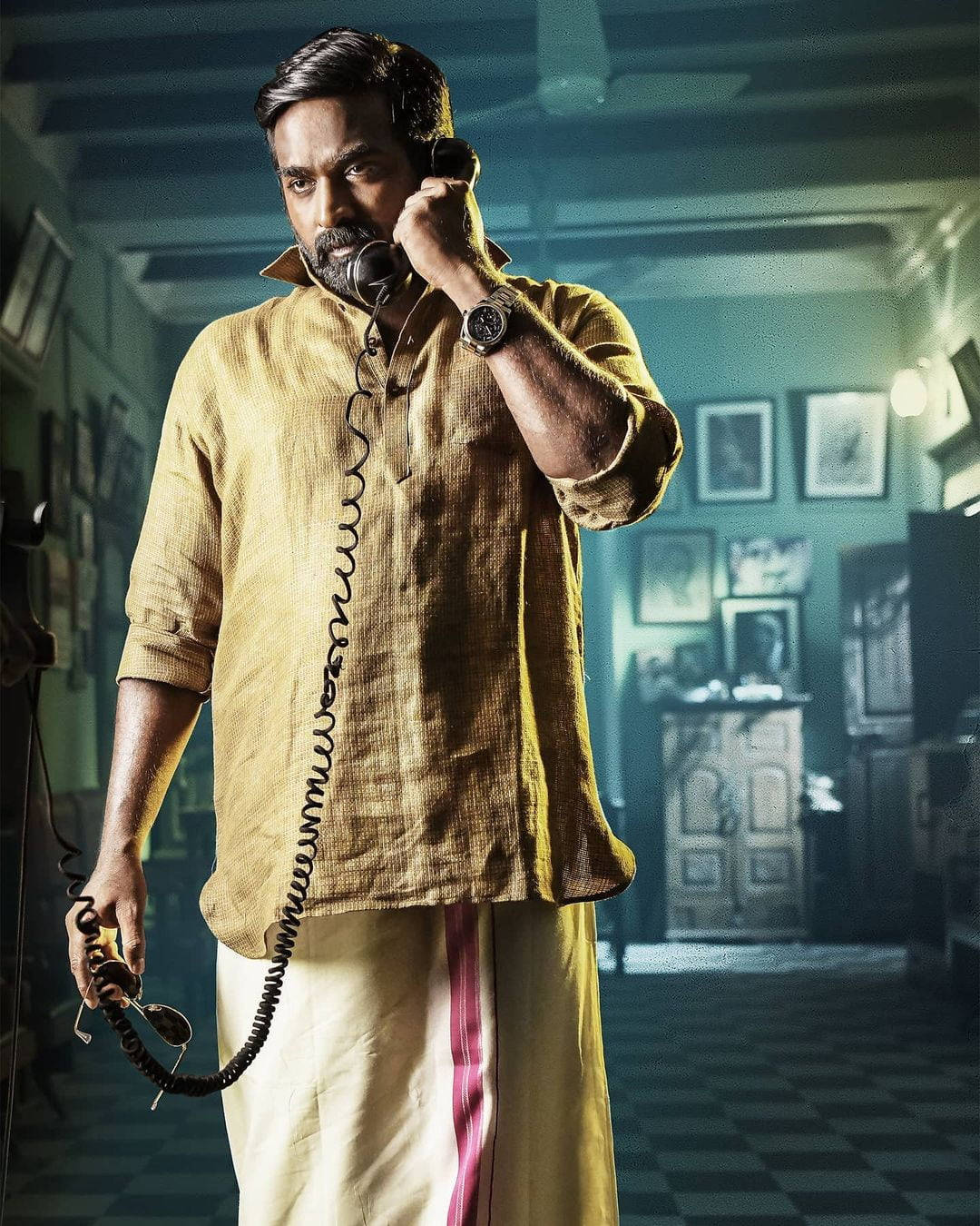 Vijay Sethupathi Answering Phone Uppena Hd Wallpaper