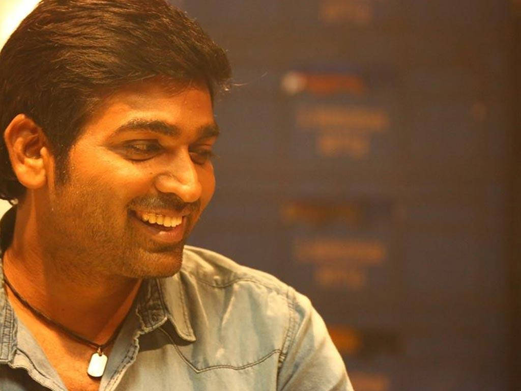 Vijay Sethupathi Smiling Hd Wallpaper