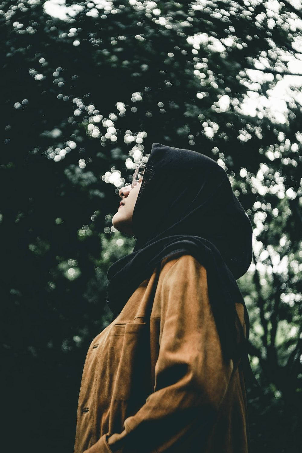 Vintage Aesthetic Hijab Girl Wallpaper